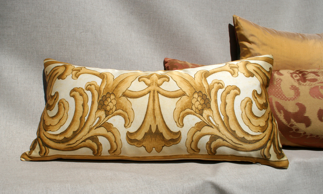 Anastasia Veronese Pillow Gold